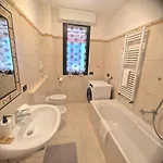 In Διαμέρισμα