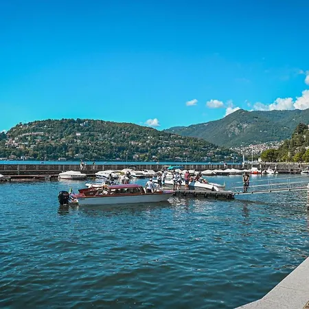 Caniggia 2 With Terrace In Lägenhet Como