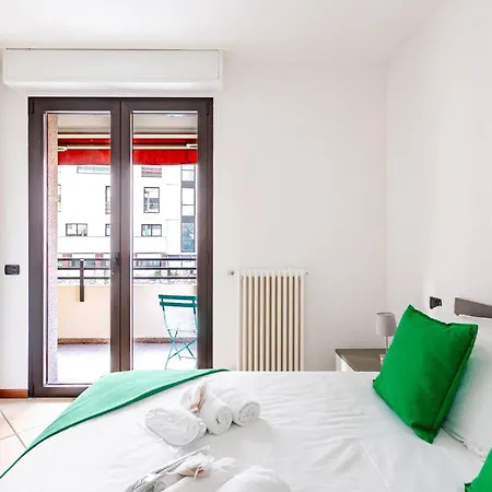 Caniggia 2 With Terrace In Apartament Como